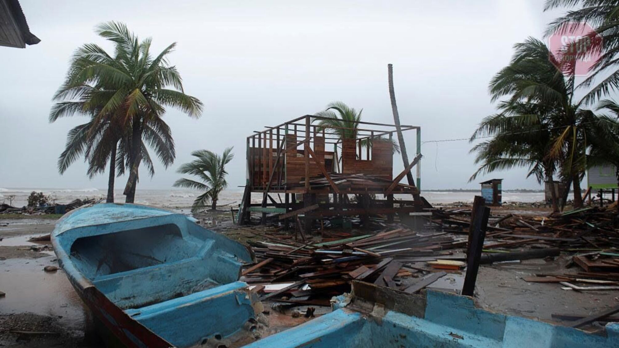 Ураган 'Йота' накрив Центральну Америку, є жертви