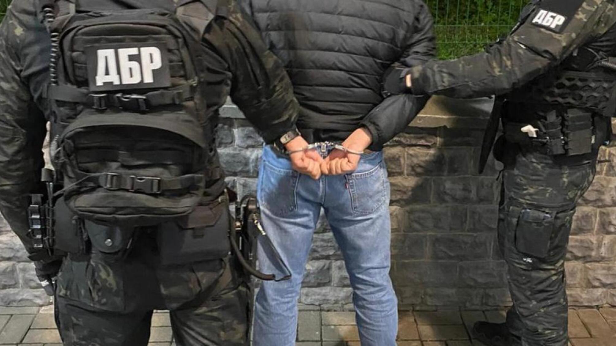 ДБР затримало «на гарячому» працівників ДСР Нацполіції