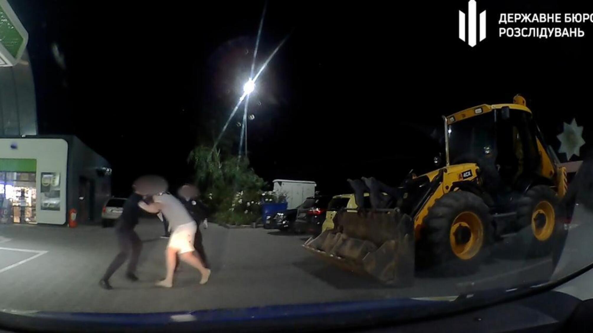 Опір працівникам поліції під час виконання ними службових обов'язків – експрацівнику СБУ повідомлено про підозру (ВІДЕО)