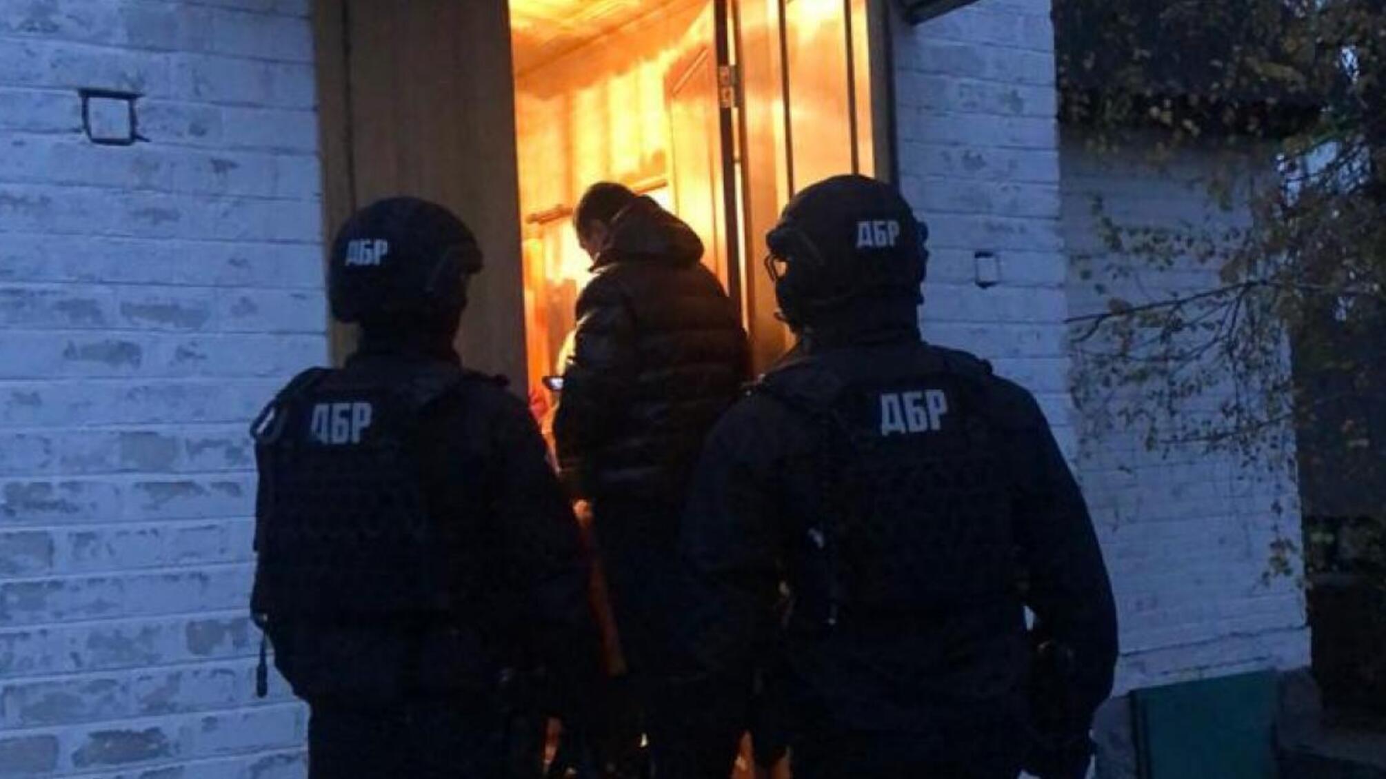Понад 87 млн грн збитків через незаконні порубки на Київщині – ДБР провело обшуки у працівників «Київоблагроліс» (ВІДЕО)