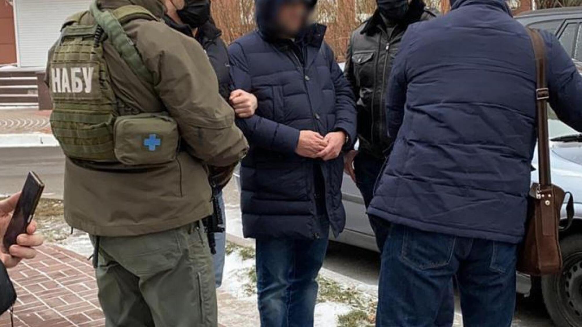 Двом особам повідомлено про підозру у спробі підкупу голови Держгеокадастру