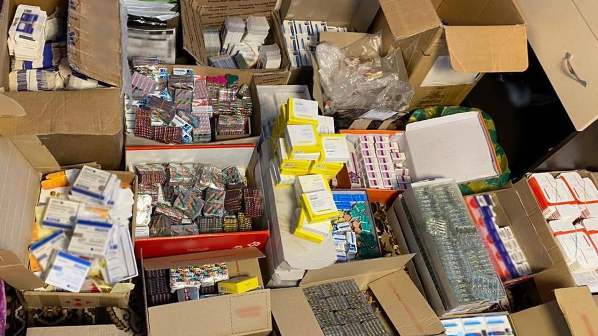 Кіберполіція викрила зловмисників у контрабанді та продажі в Інтернеті заборонених лікарських засобів