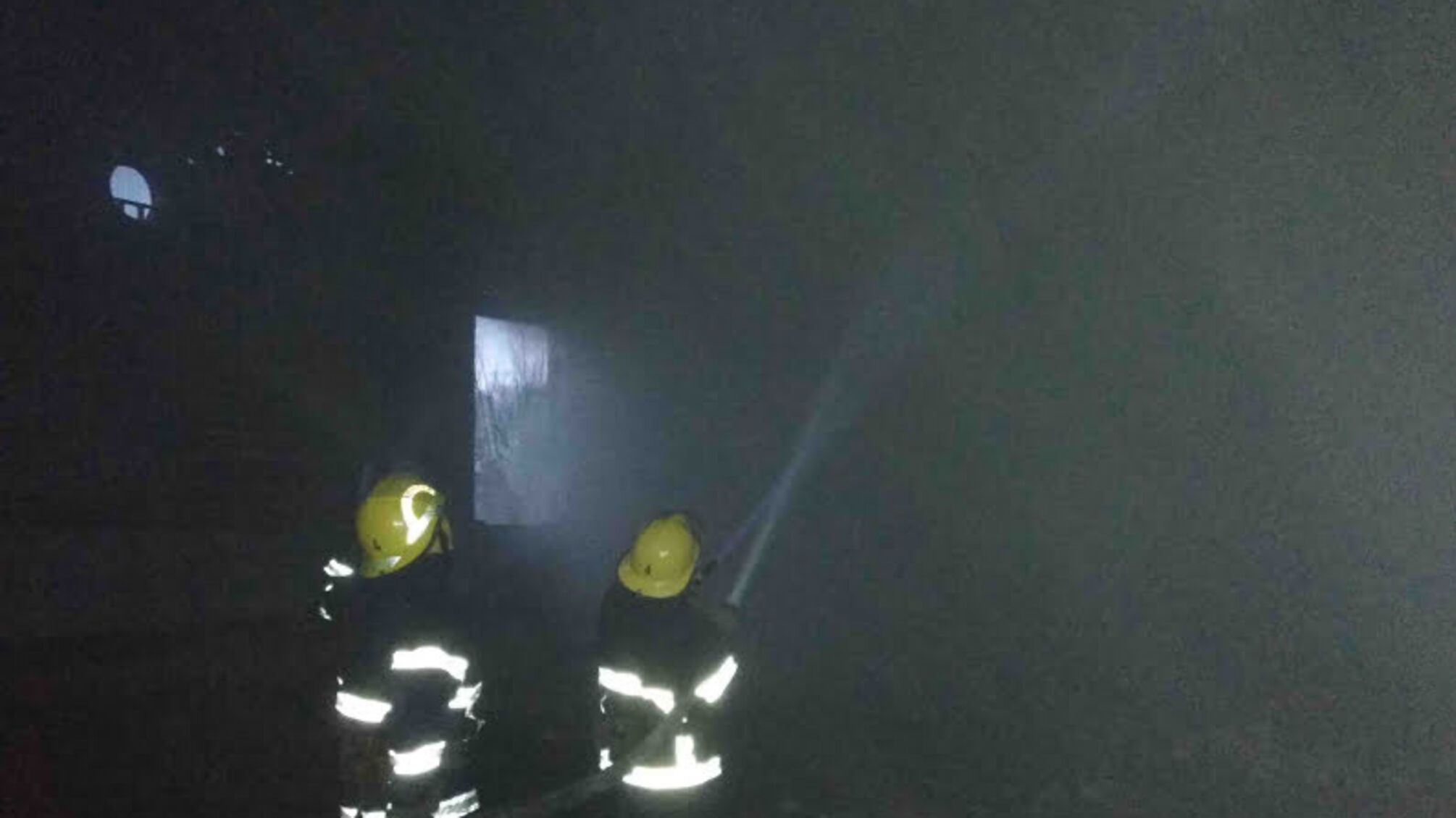 Черкаська область: рятувальники ліквідували пожежу на території заводу (ВІДЕО)