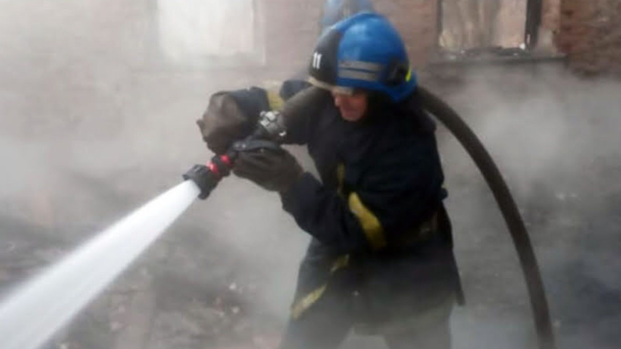 Дніпропетровська область: вогнеборці ліквідували пожежу в будівлі, що не експлуатується