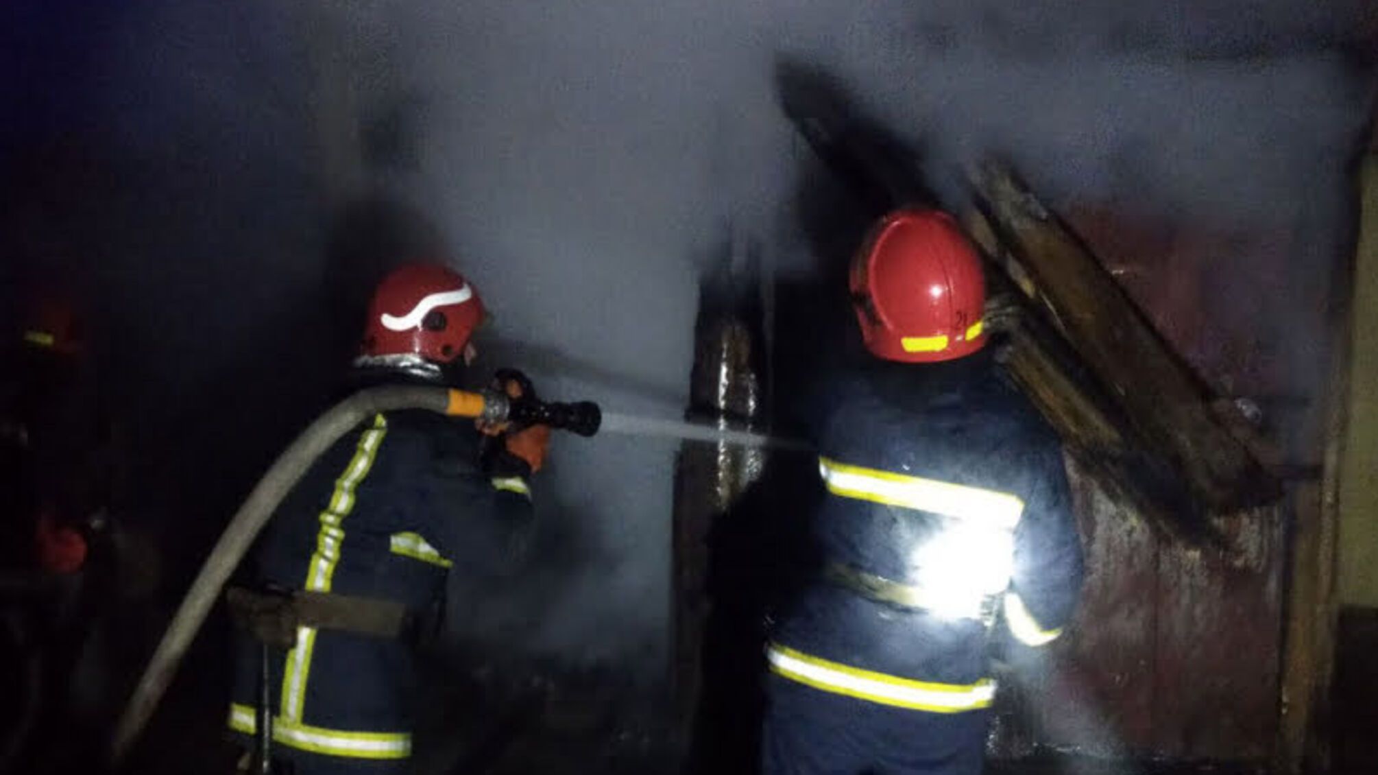 Хмельницька область: рятувальники ліквідували пожежу господарчої споруди