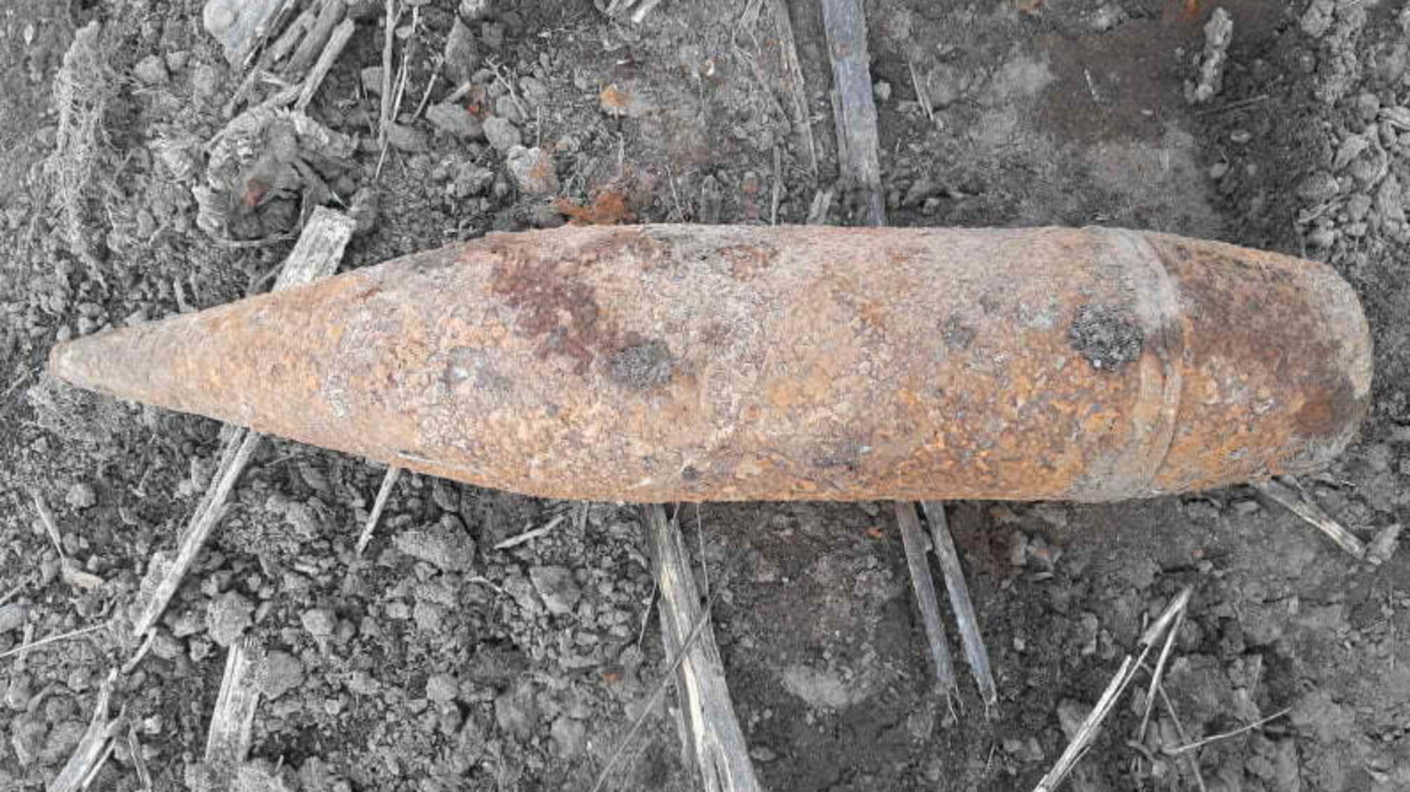 Хмельницька область: піротехніки ГУ ДСНС знищили 152 мм артилерійський снаряд часів Другої світової війни