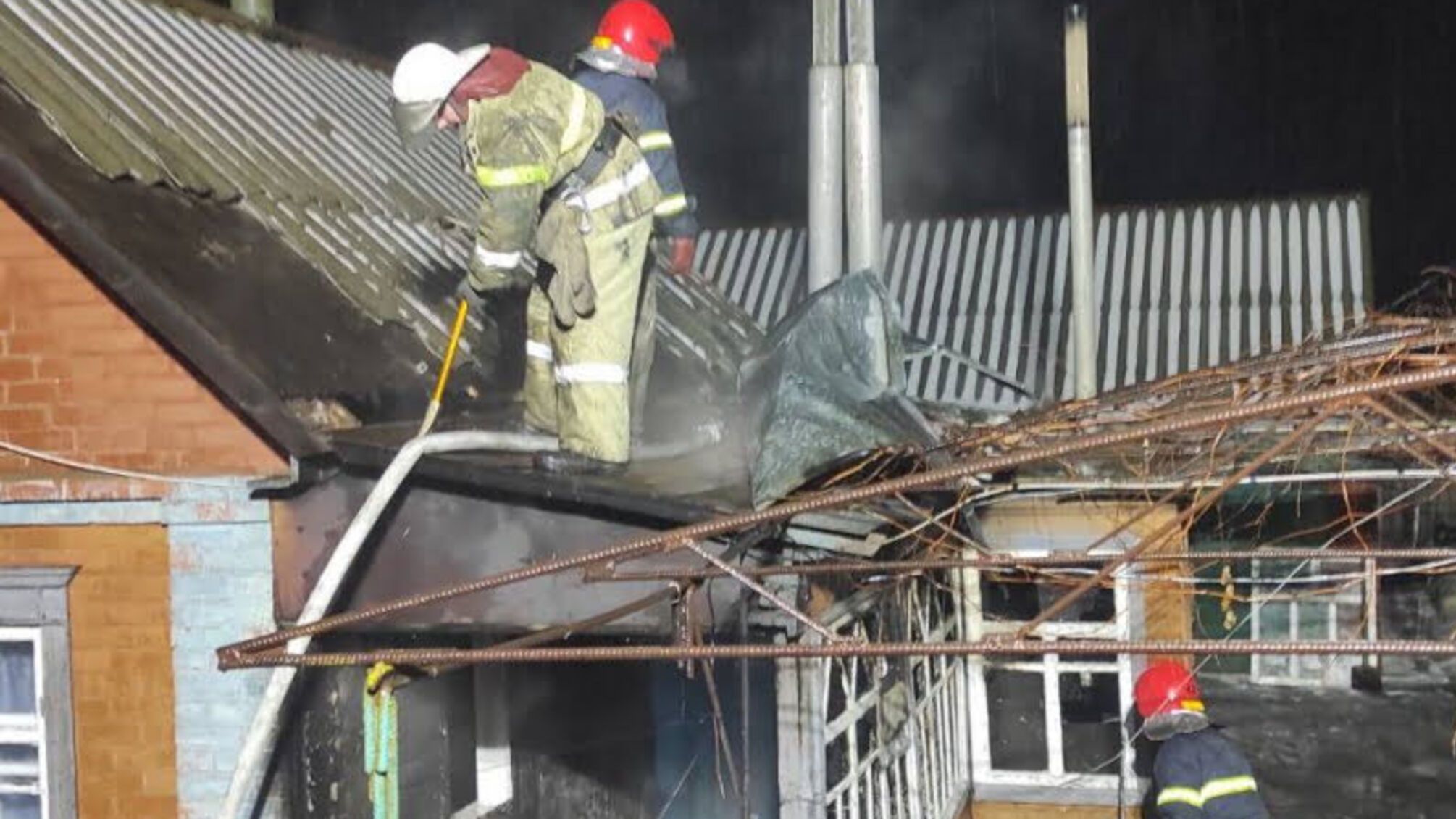 Харківська область: під час спроби розпалити піч у літній кухні постраждав чоловік