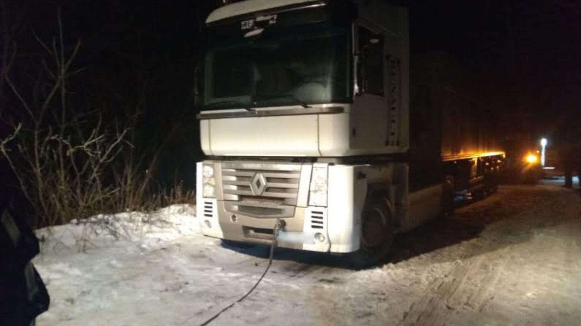 Сумська область: рятувальники надали допомогу водієві вантажівки