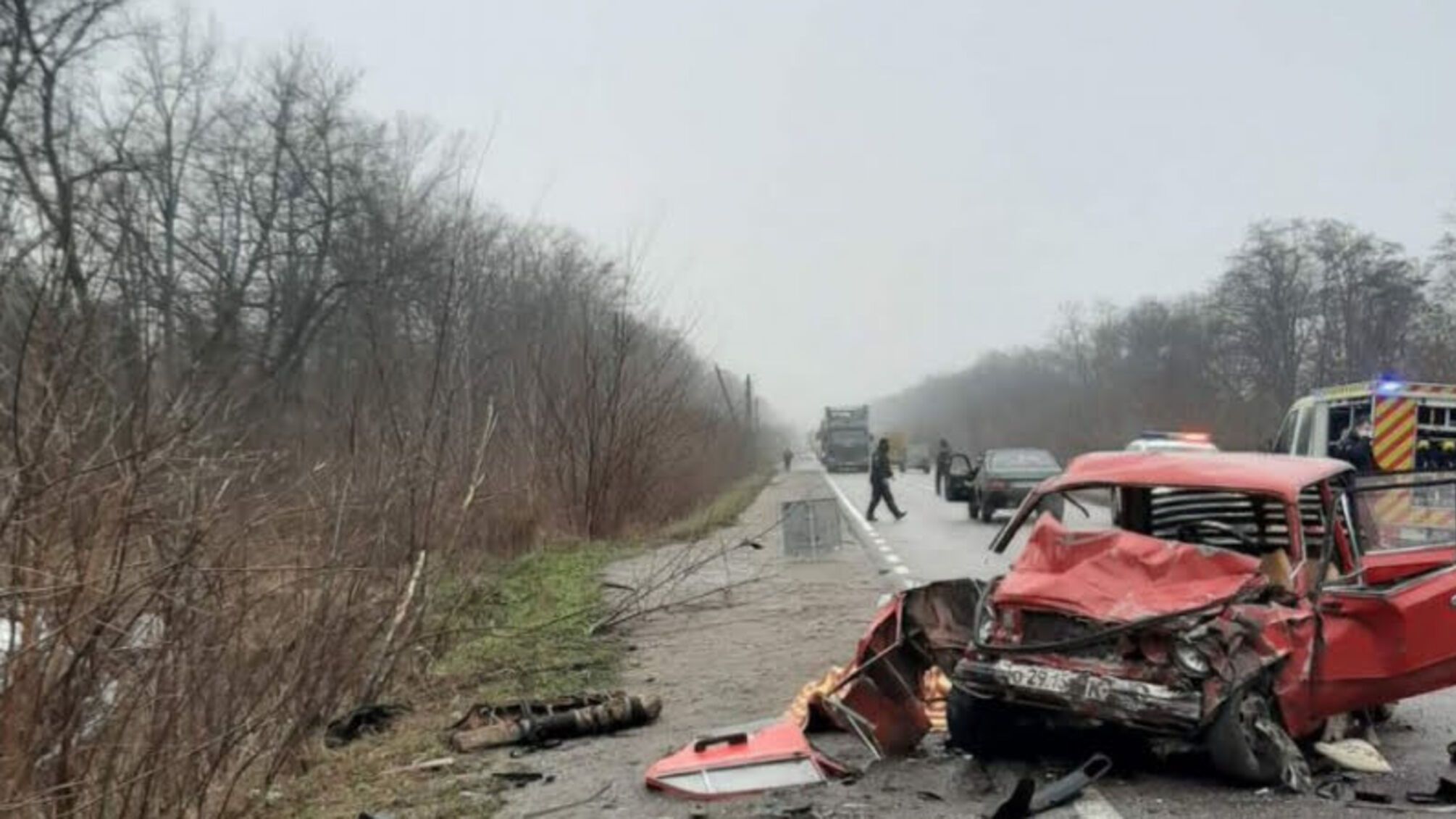 Кіровоградська область: бійці ДСНС надали допомогу з ліквідації наслідків двох ДТП та деблокуванню потерплих