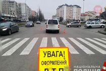 В Івано-Франківську легковик збив 10-річну дівчинку на пішохідному переході (фото)