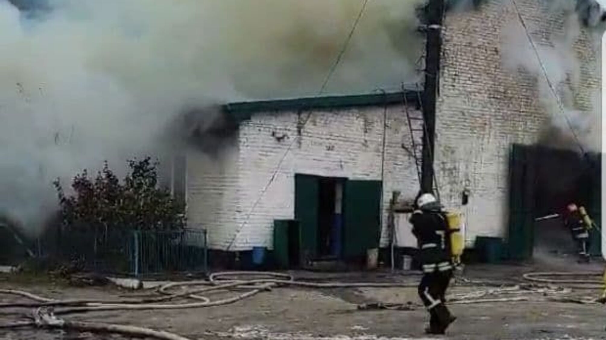 Вогнеборці Кіровоградщини приборкали 3 пожежі та запобігли знищенню вогнем приватних будинків і сільгосптехніки