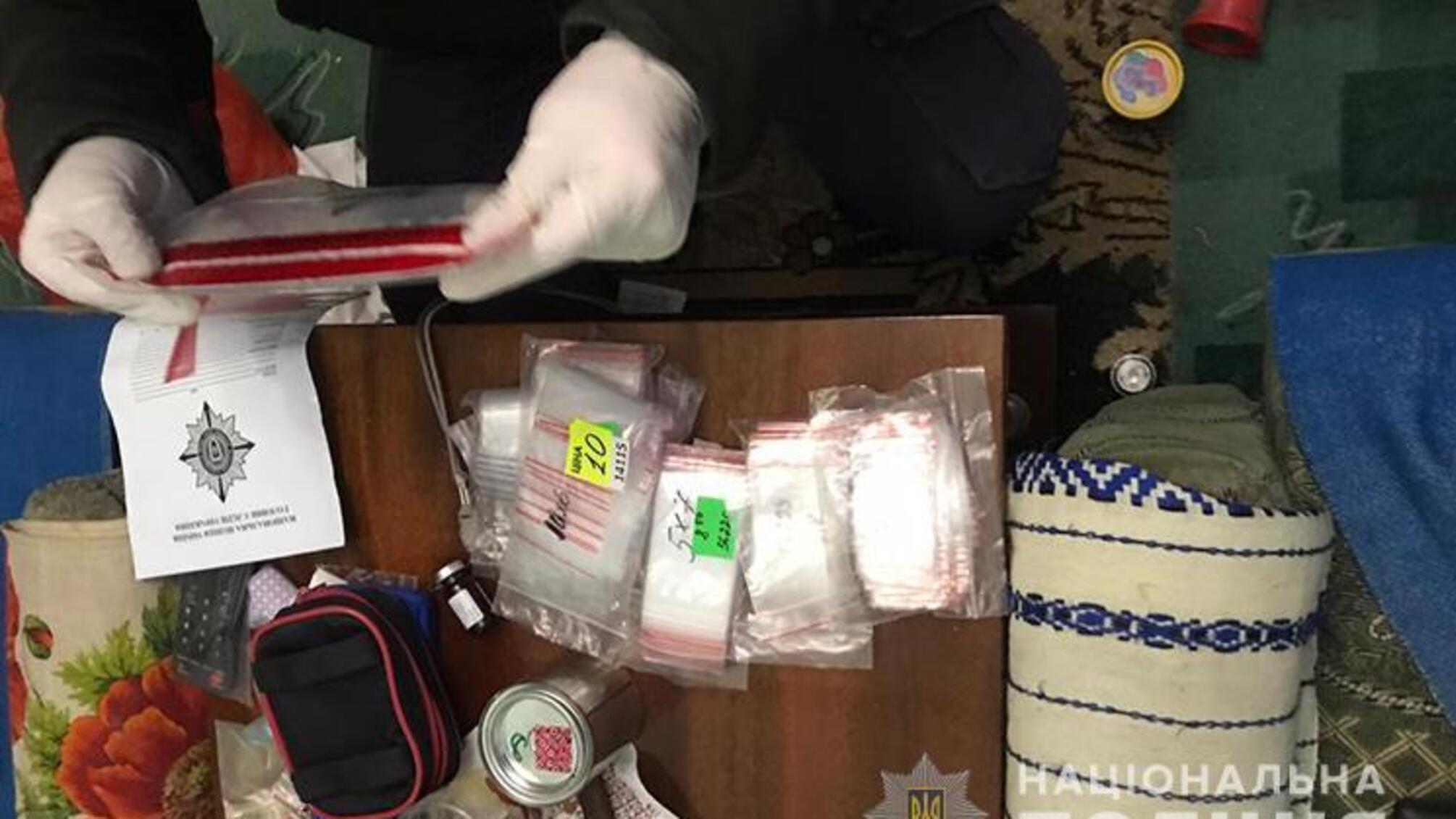 Оперативники управління боротьби з наркозлочинністю вилучили у тернополян наркотики на майже мільйон гривень