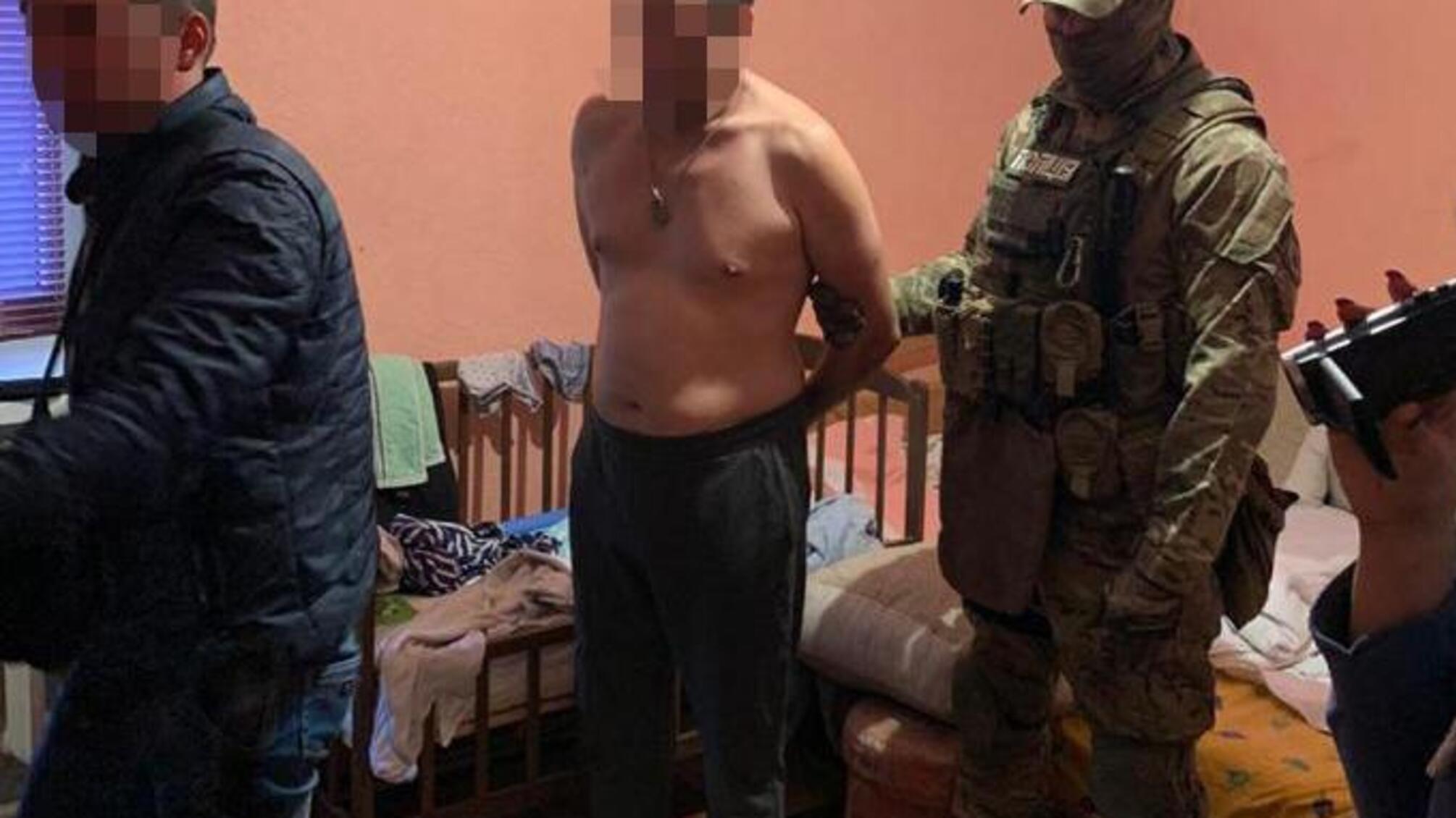 На Дніпропетровщині поліцейські затримали лідера міжрегіональної озброєної ОЗГ, підозрюваного у розбійних нападах на фермерів