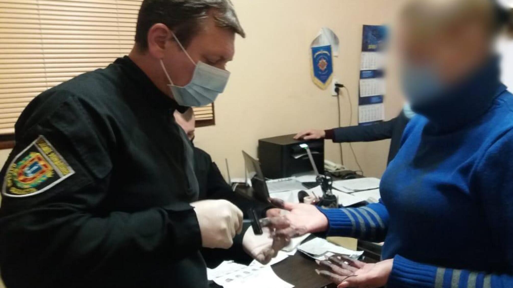 Поліцейські притягують до кримінальної відповідальності громадянку сусідньої держави за спричинення тяжких тілесних ушкоджень своєму співмешканцю