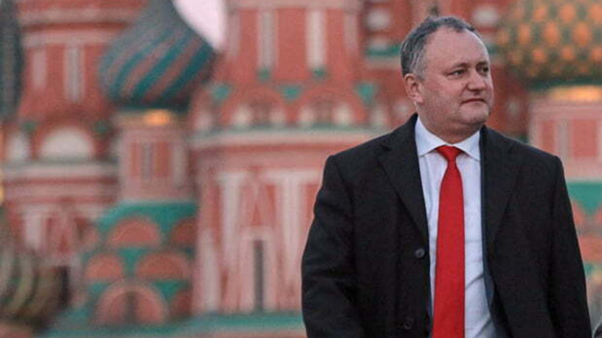 Додон заявляє, що готовий робити щеплення тільки російською COVID-вакциною