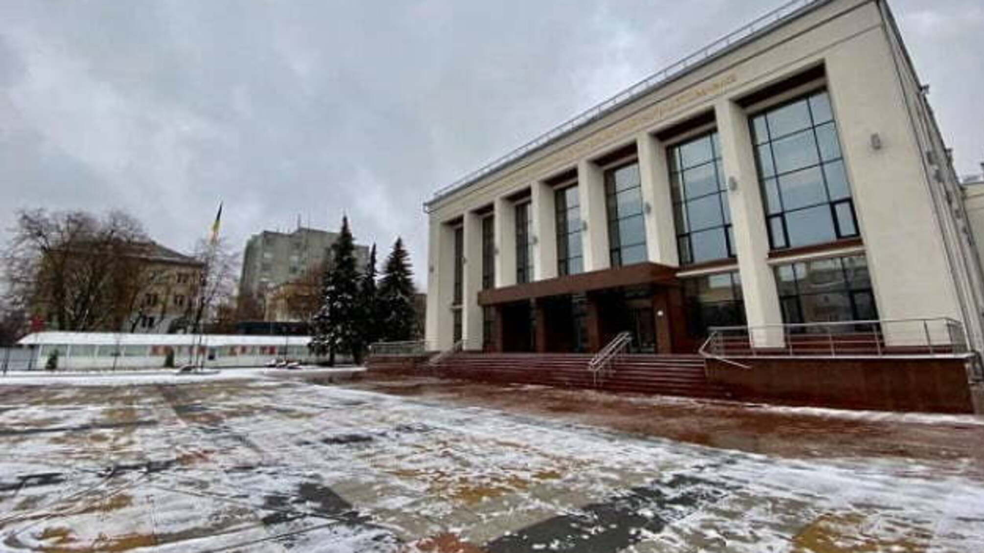 У Черкасах відремонтували пошкоджений пожежею театр