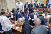 Після 12 годин бійок і з'ясування відносин, в Одесі обрали голову облради (відео)
