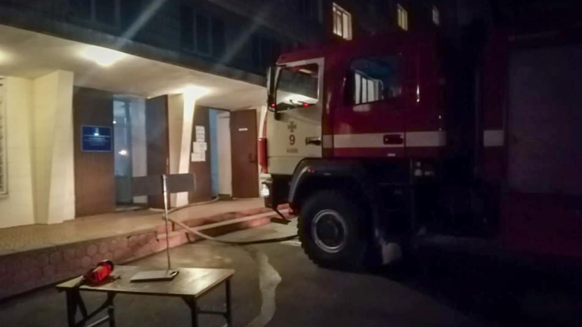 м.Київ: вогнеборці ліквідували пожежу в підвальному приміщенні одного із гуртожитків столиці