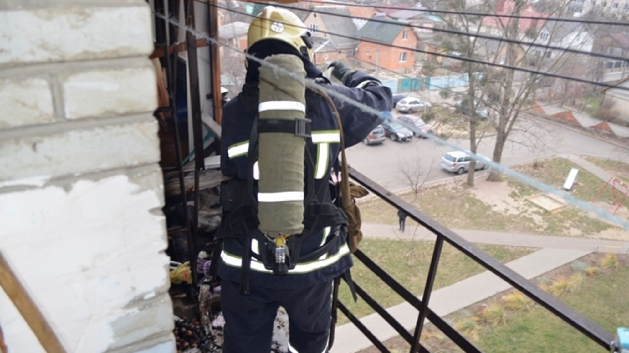 м. Луцьк: рятувальники ліквідували пожежу на балконі багатоквартирного будинку