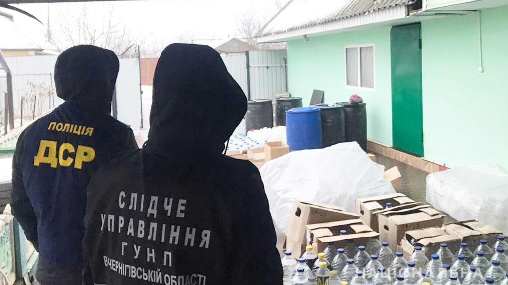 На Чернігівщині поліція викрила торгівця фальсифікованим алкоголем та цигарками