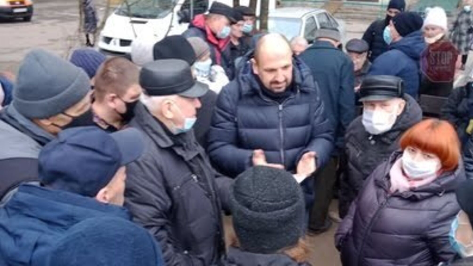 Экс-нардеп в Житомире хочет построить жилой комплекс, который может разрушить другие дома (фото, видео)