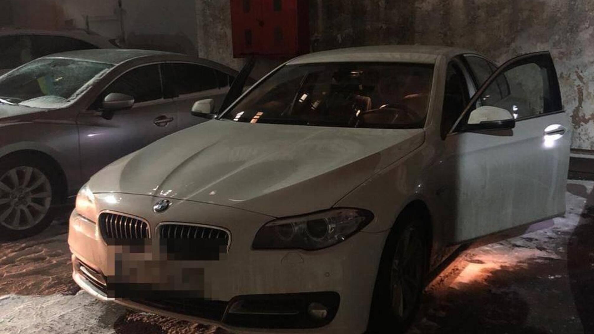 Одеські поліцейські встановлюють особу, яка намагалася підпалити автомобіль місцевої жительки