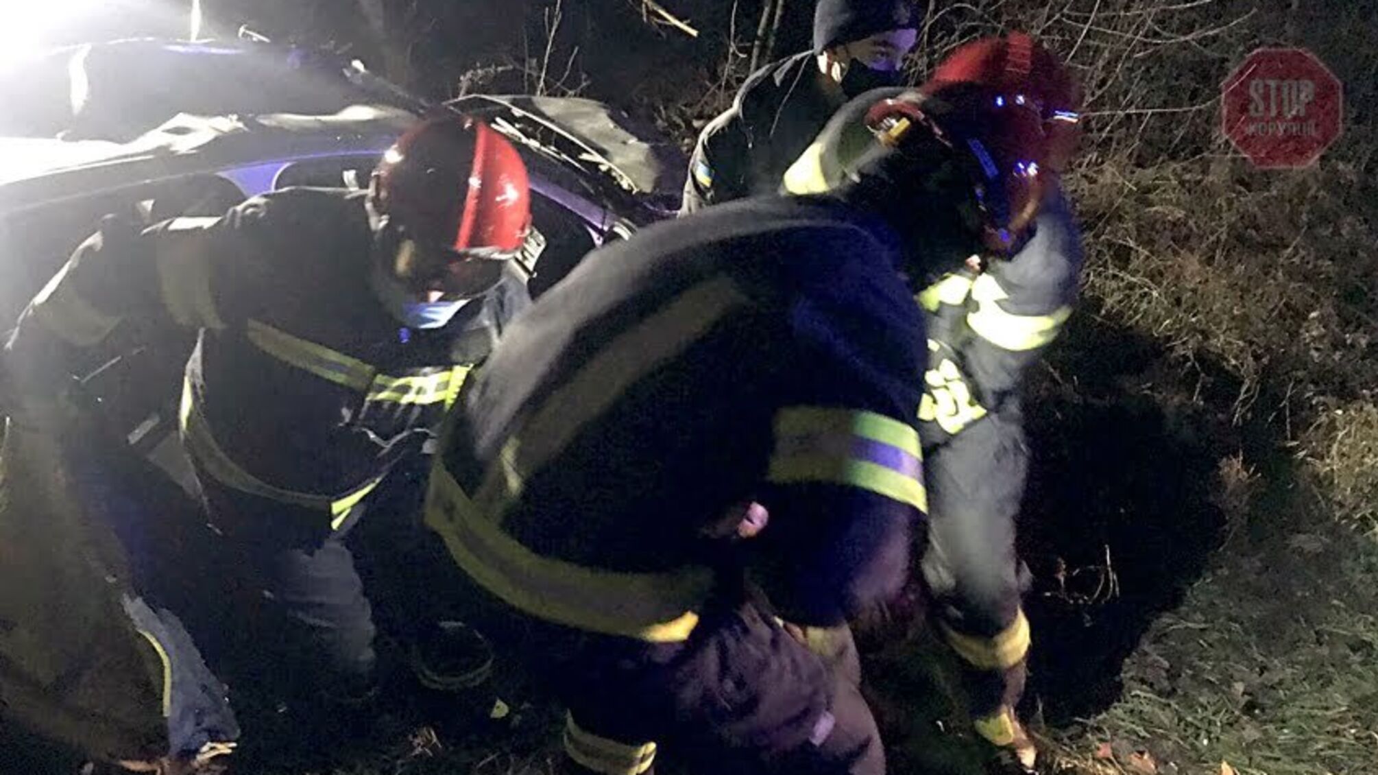 На Хмельниччині перекинувся легковик, є загиблі (фото)