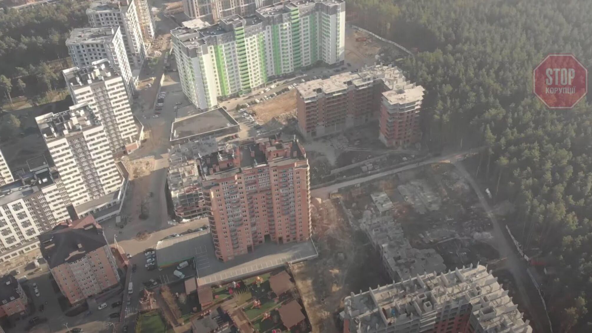 Скандальний забудовник планує звести 2 хмарочоси у приватному секторі під Києвом і погрожує сусідам