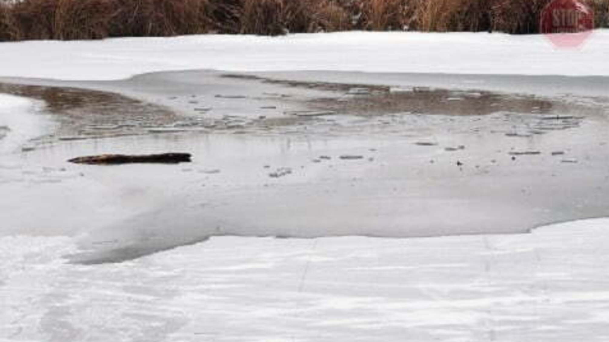 На Київщині чоловік провалився під лід (фото)