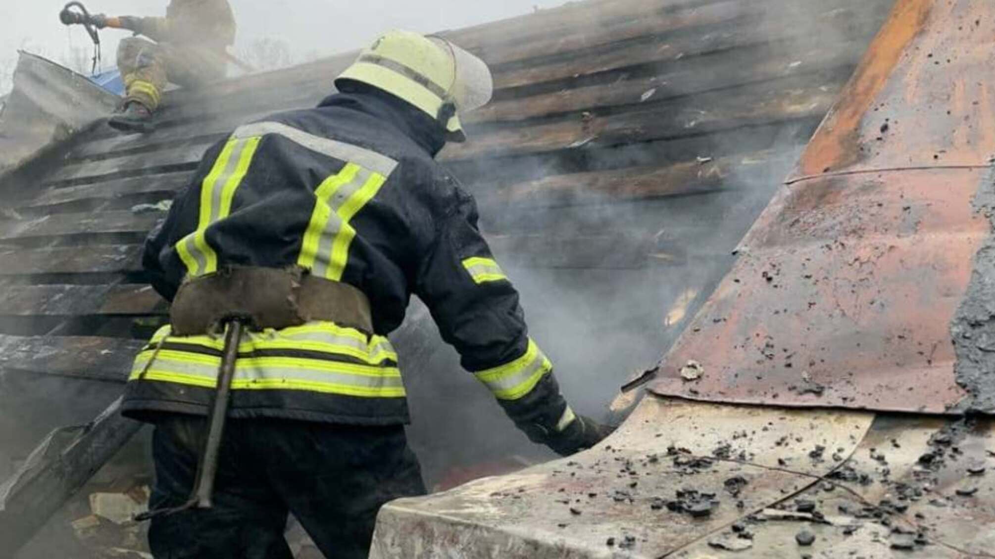 м. Одеса: рятувальники ліквідували загоряння прибудови та врятували від вогню житловий будинок