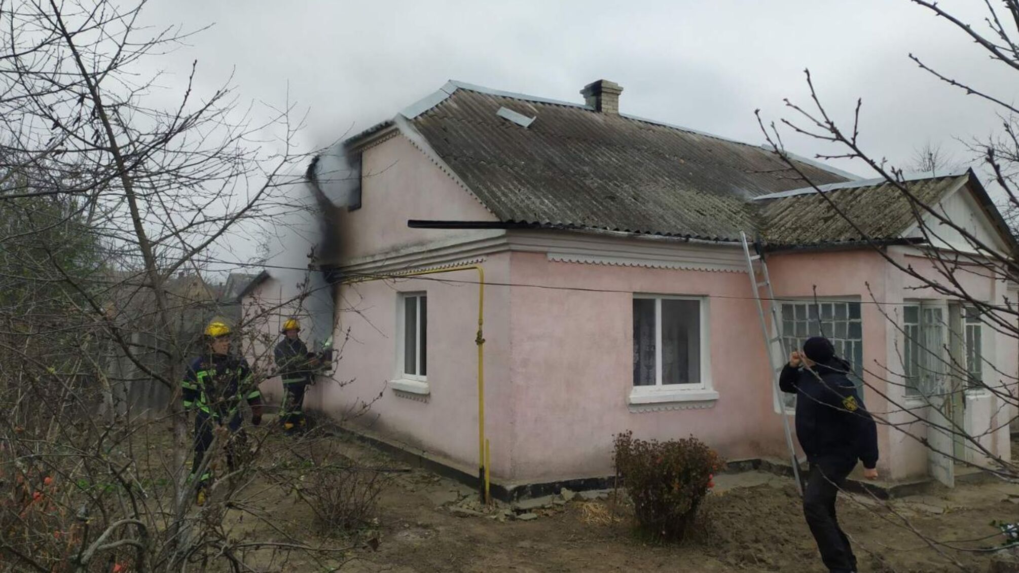 Волинська область: бійці ДСНС врятували житловий будинок від знищення вогнем