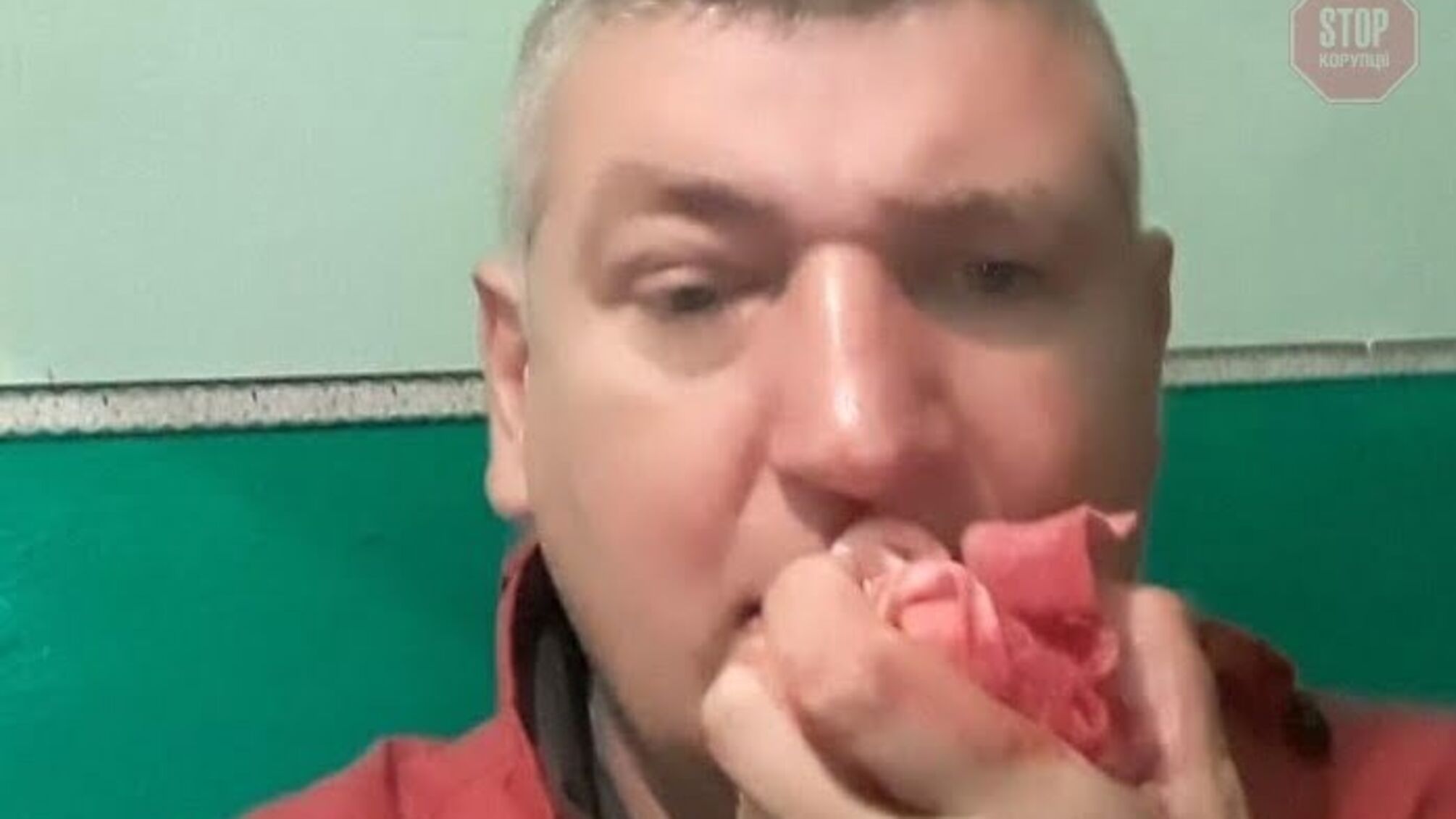 Нападника на олевського активіста чекають у суді через побиття і шахрайство
