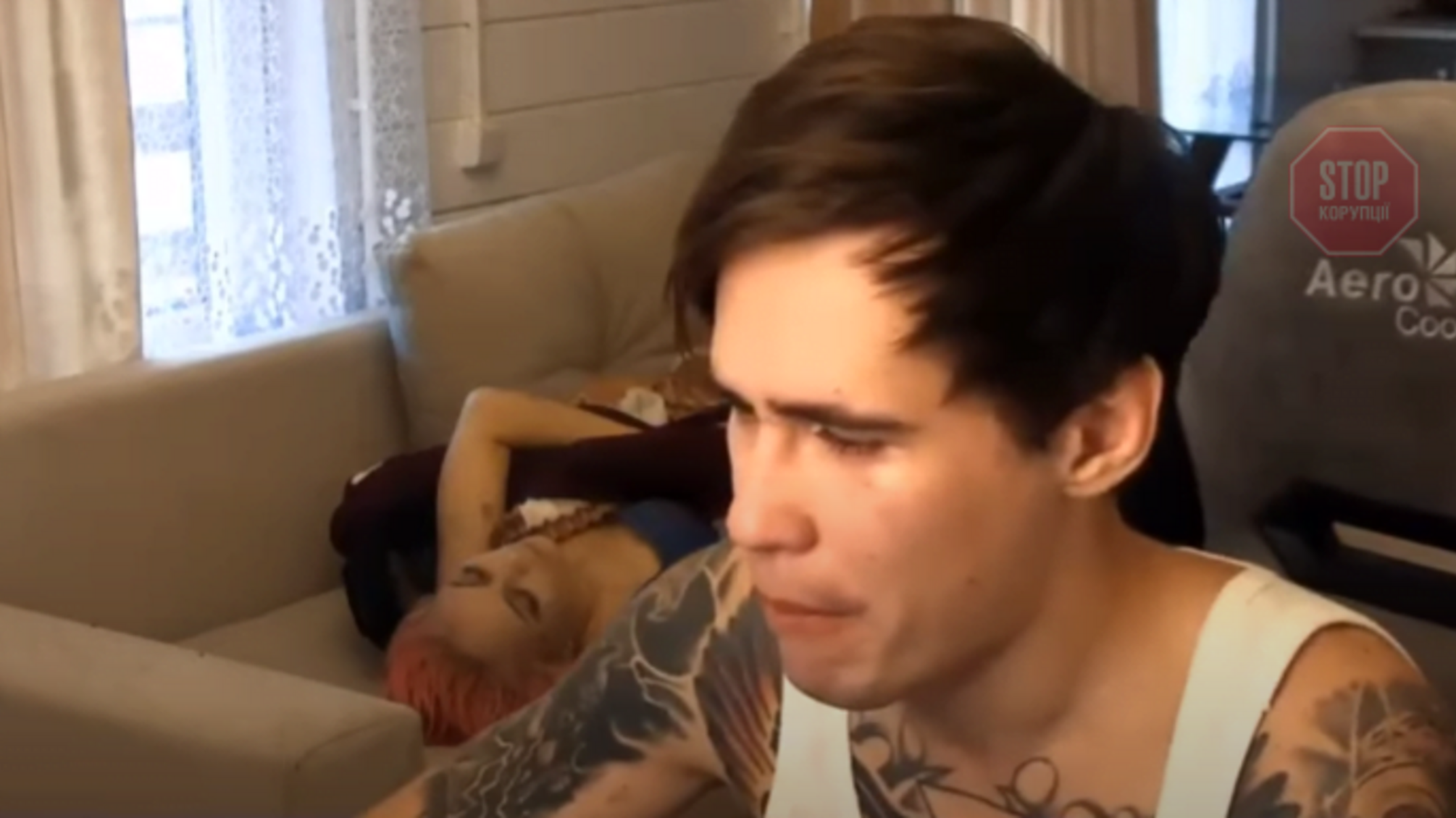 Подруга російського блогера померла у прямому ефірі (відео 18+)