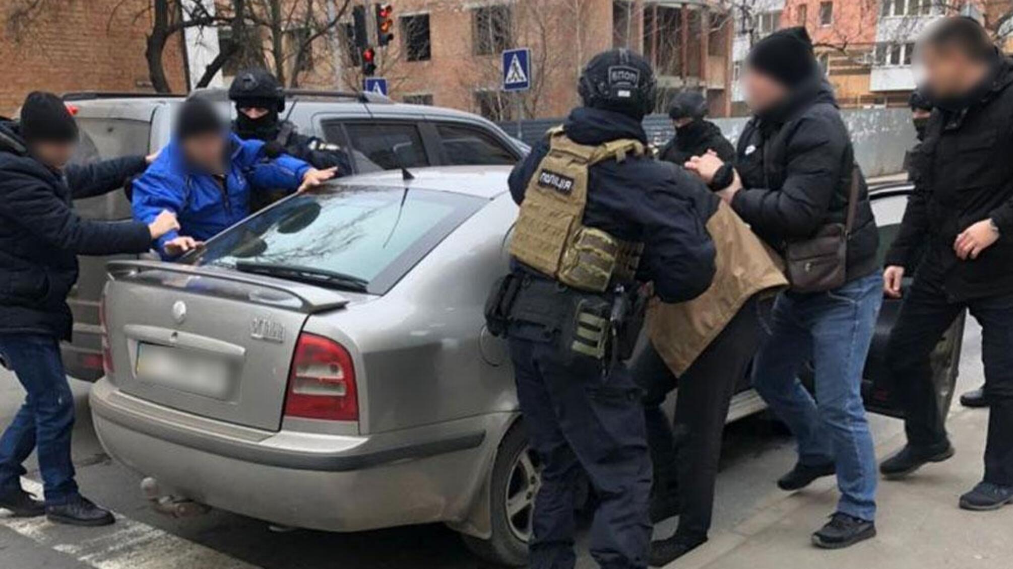 На Полтавщині поліція викрила злочинну групу, яка займалася продажем іномарок з підробленими документами та ідентифікуючими номерами