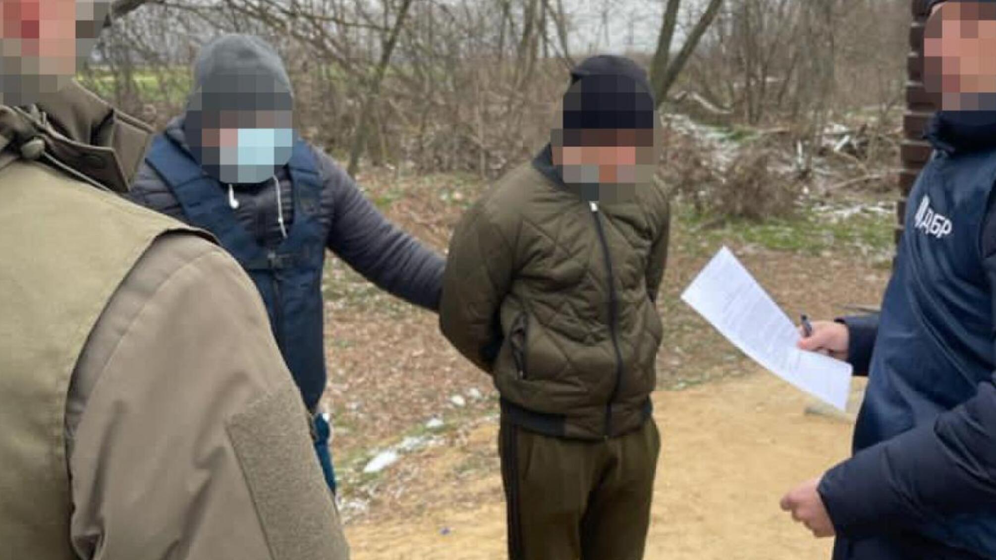 Систематичний збут психотропів на Київщині – слідчі ДБР затримали військовослужбовця Нацгвардії