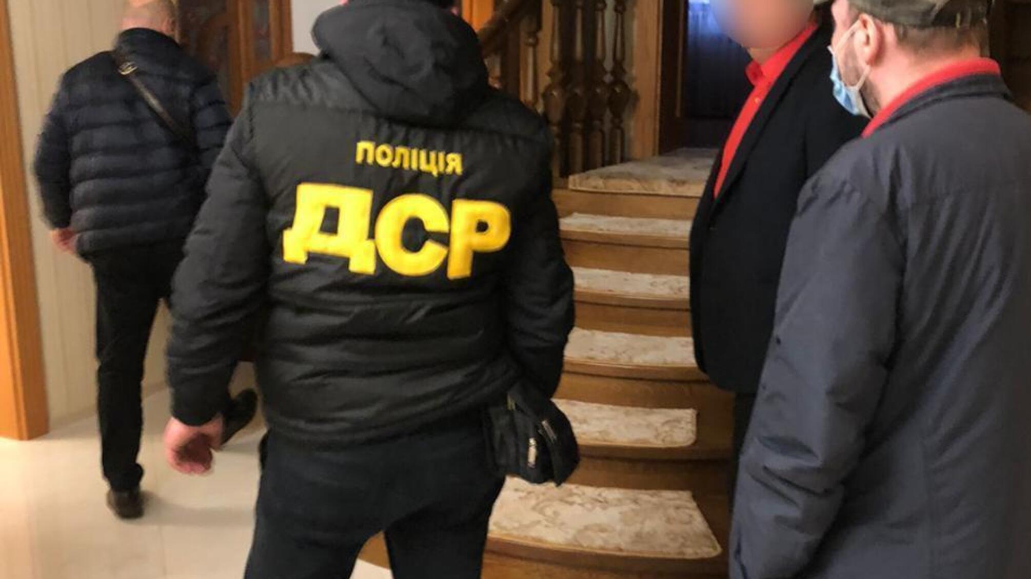 Полиция Закарпатья сообщила о подозрении группе лиц во главе с главой АО в хищении средств