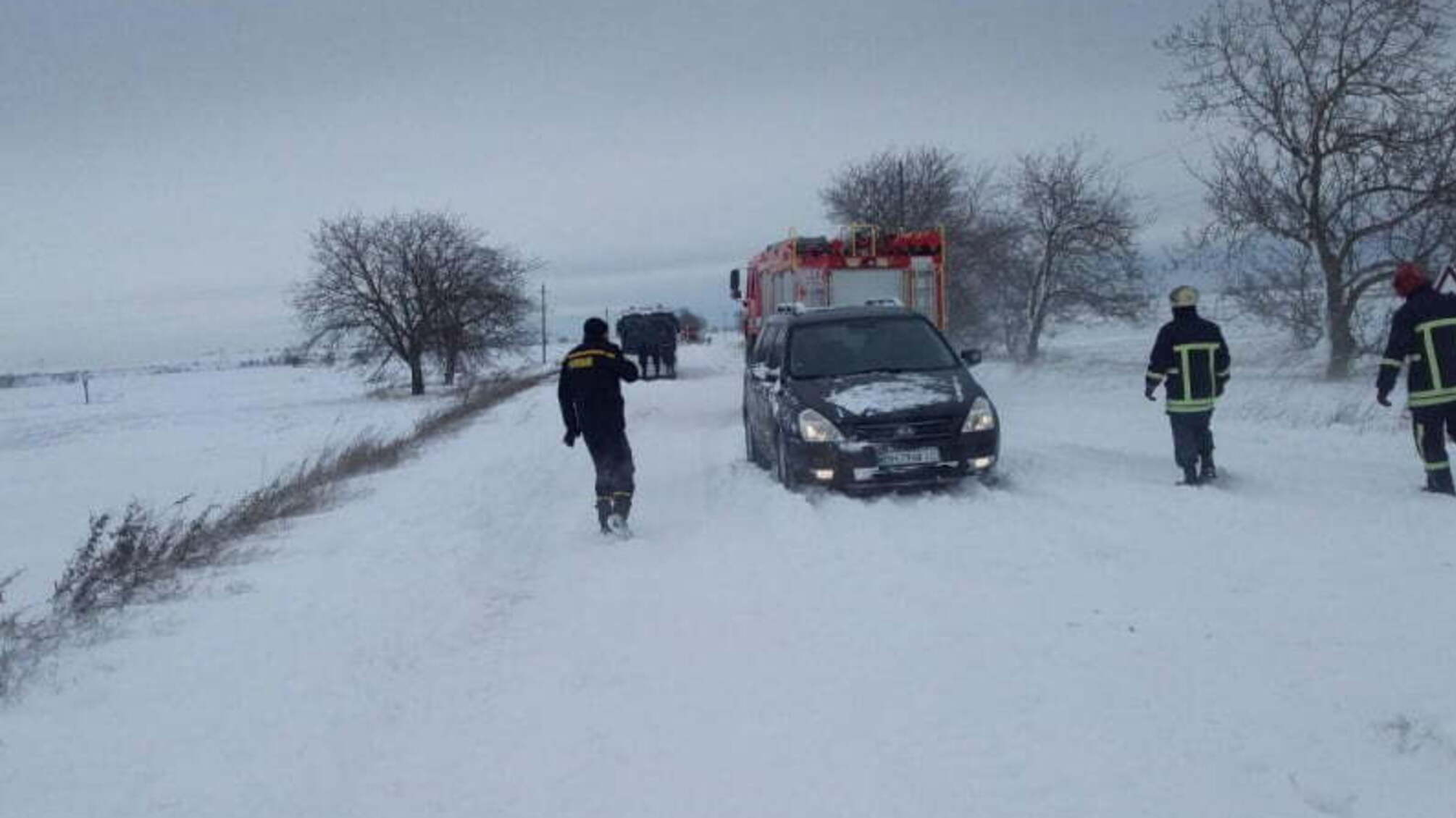 Одещина: рятувальники продовжують ліквідовувати наслідки негоди (станом на 15:00)