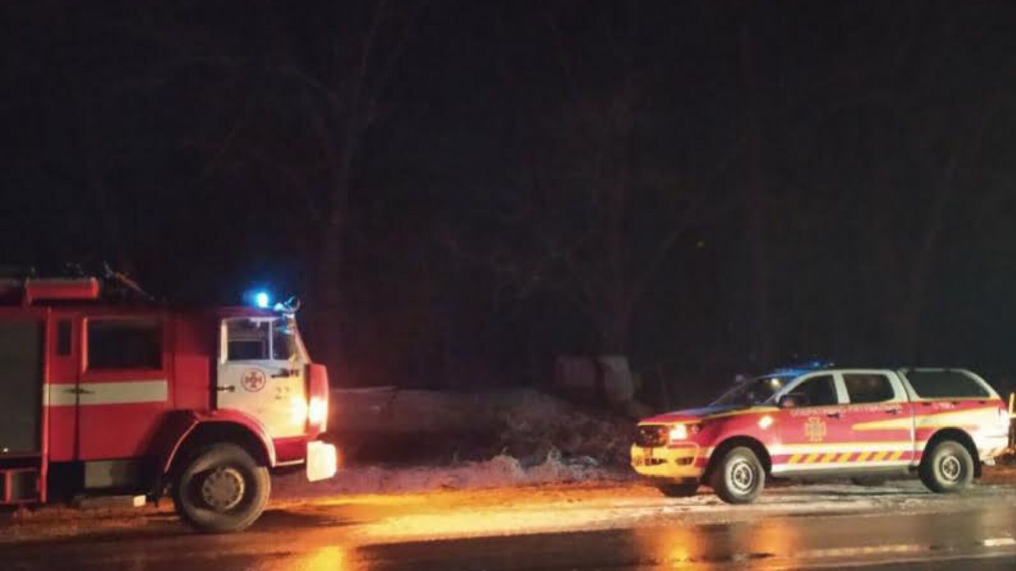 Хмельницька область: бійці ДСНС ліквідували наслідки смертельної ДТП