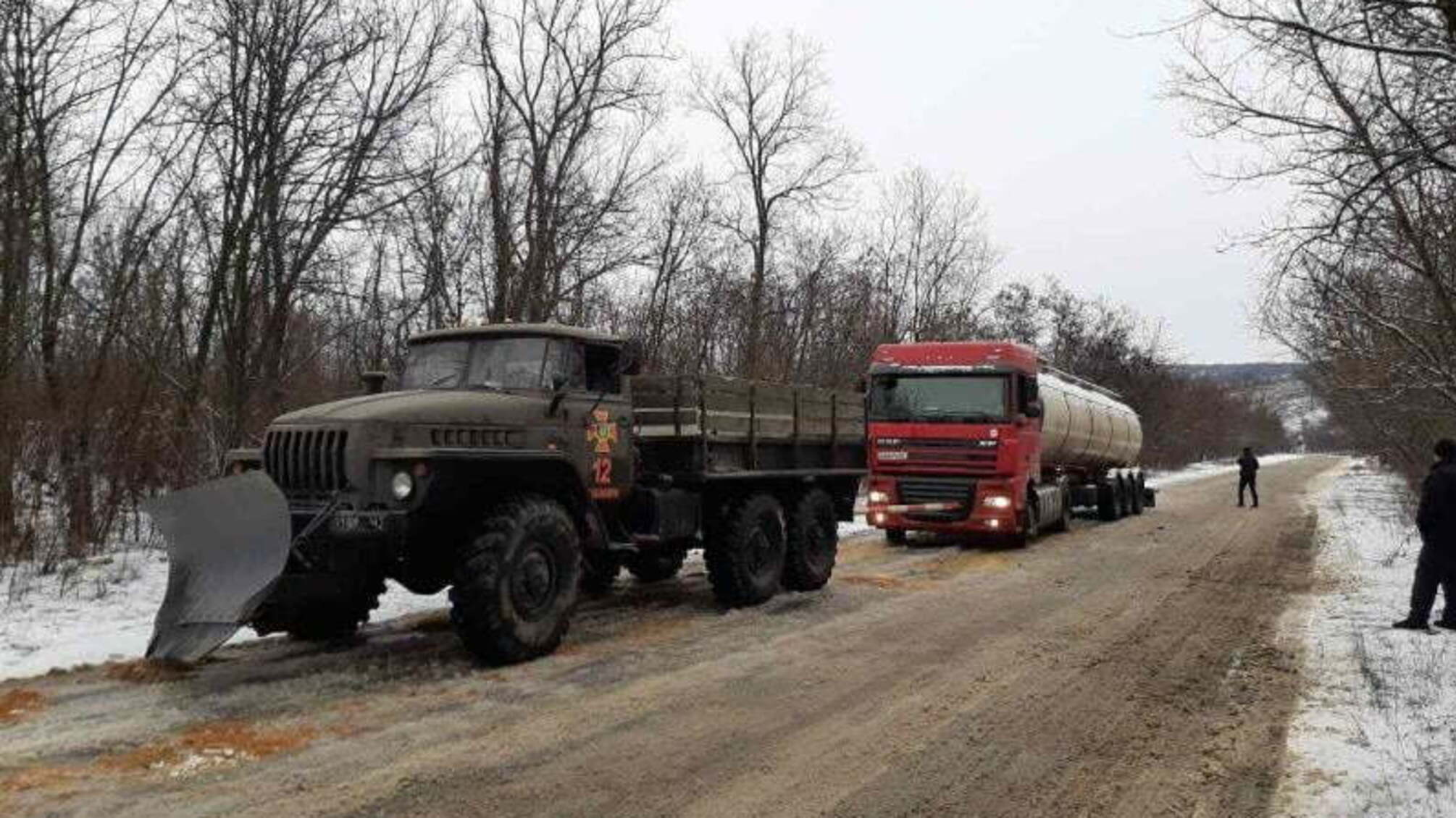 Протягом доби бійці Кіровоградського гарнізону надали допомогу водіям 8 транспортних засобів