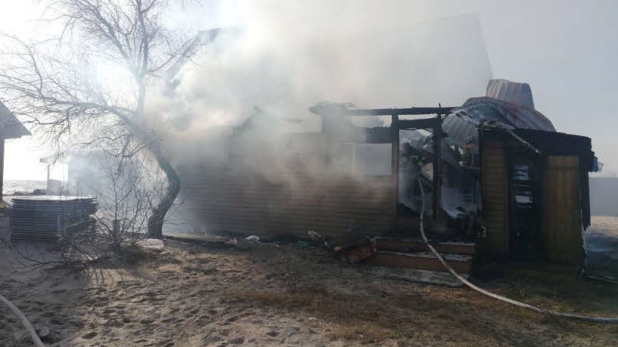Одеська область: рятувальники ліквідували пожежу на території бази відпочинку