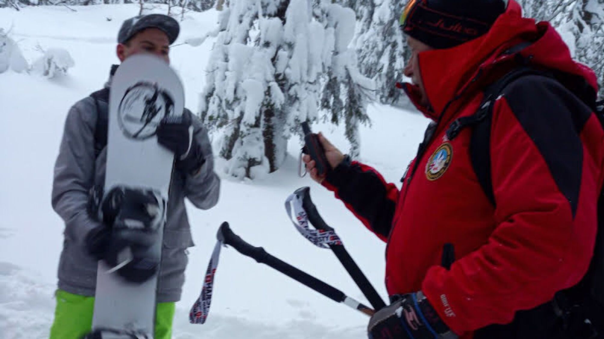 Гірські рятувальники відшукали в Карпатах п’ятьох заблукалих туристів