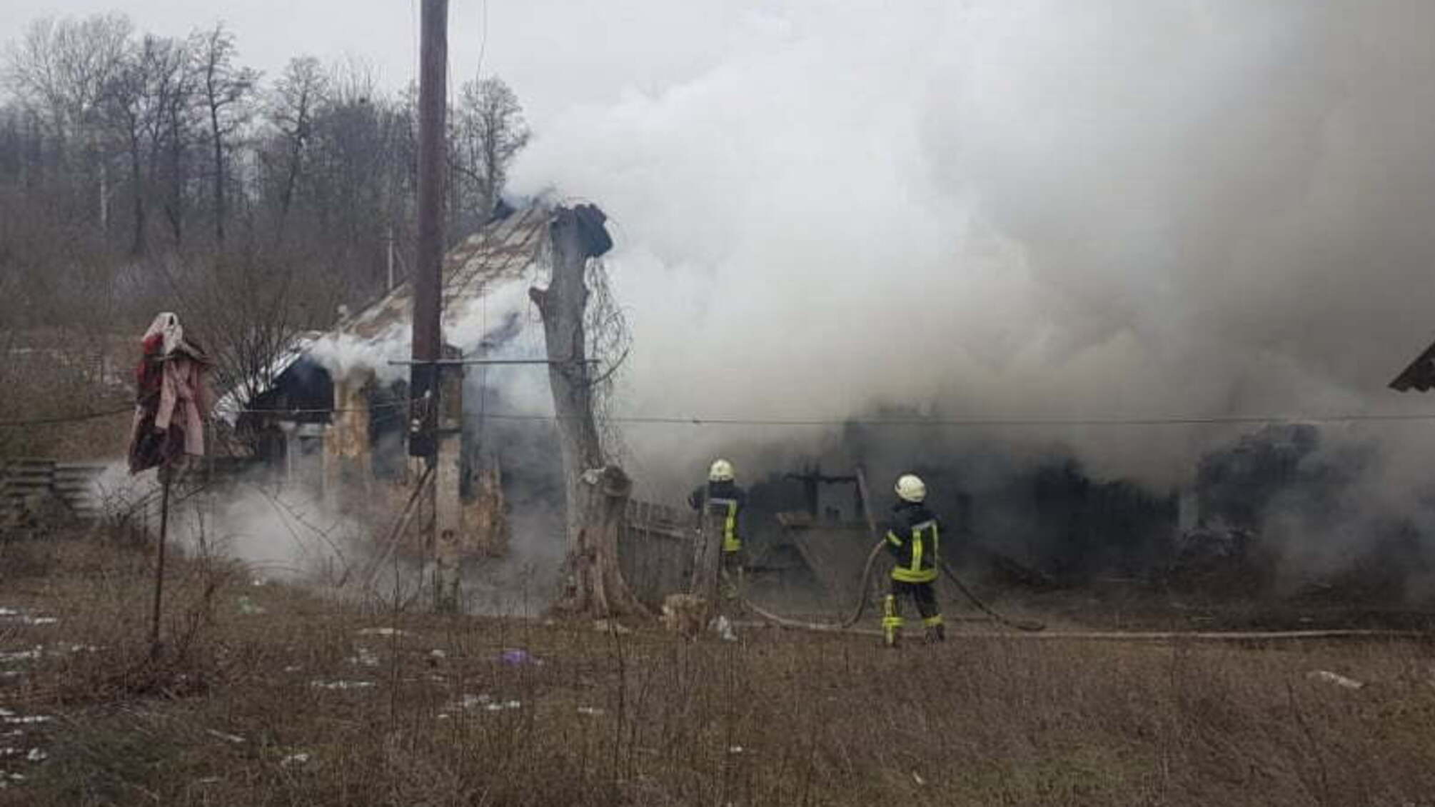 Сумська область: під час ліквідації пожежі в житловому будинку вогнеборці виявили тіло господаря (ВІДЕО)
