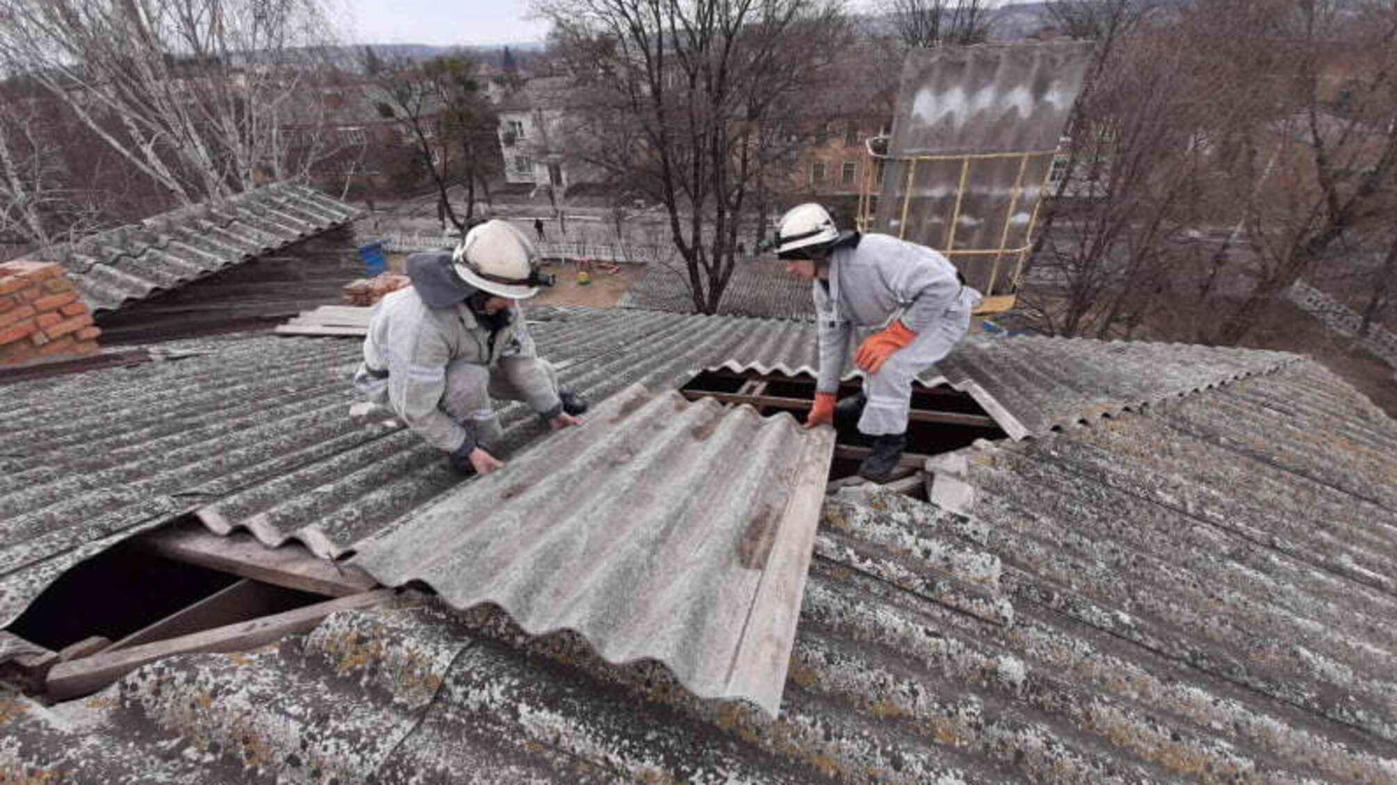 На Кіровоградщині рятувальники продовжують долати наслідки негоди