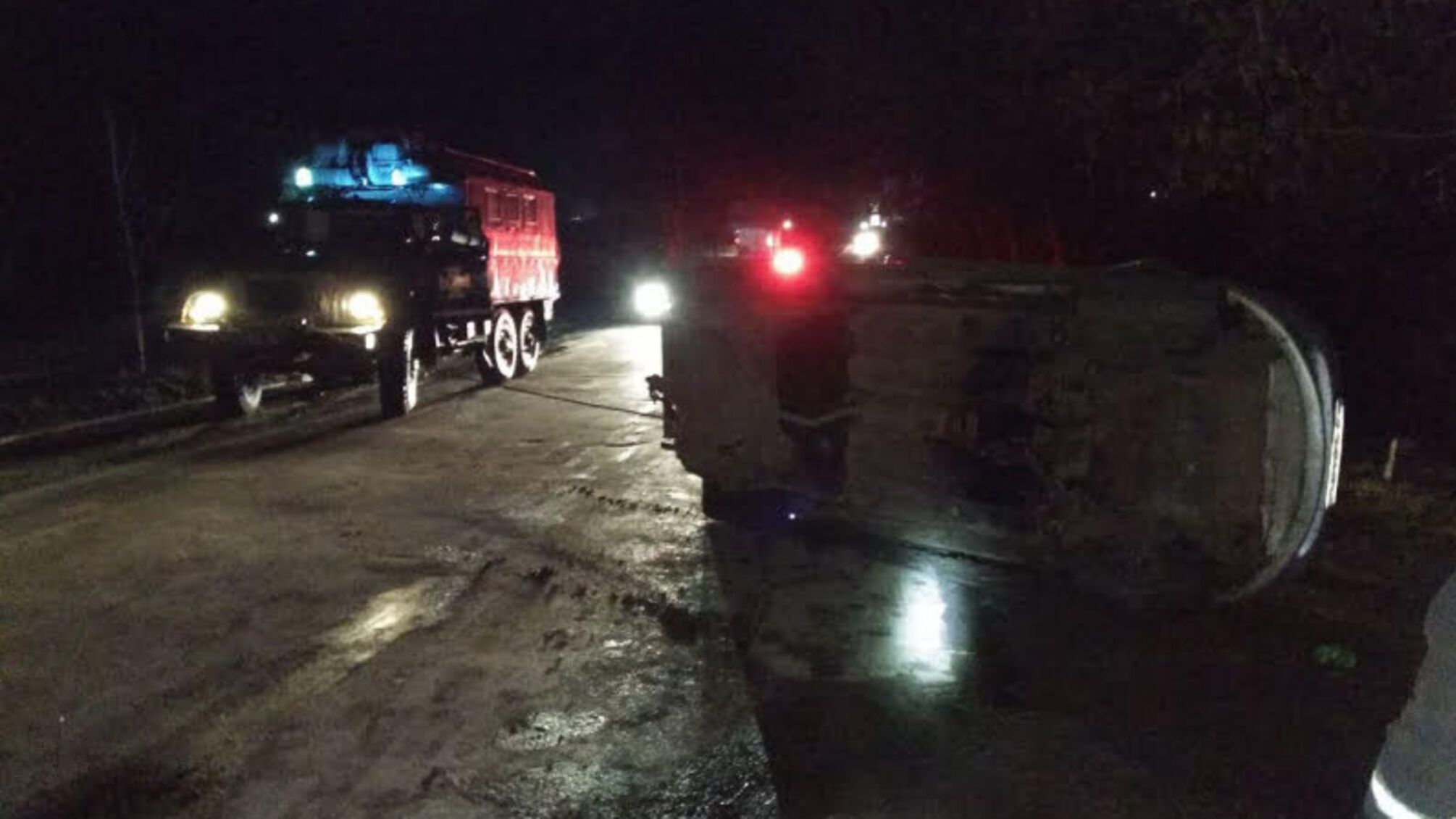 Бійці ДСНС Кіровоградського гарнізону допомогли ліквідувати наслідки ДТП