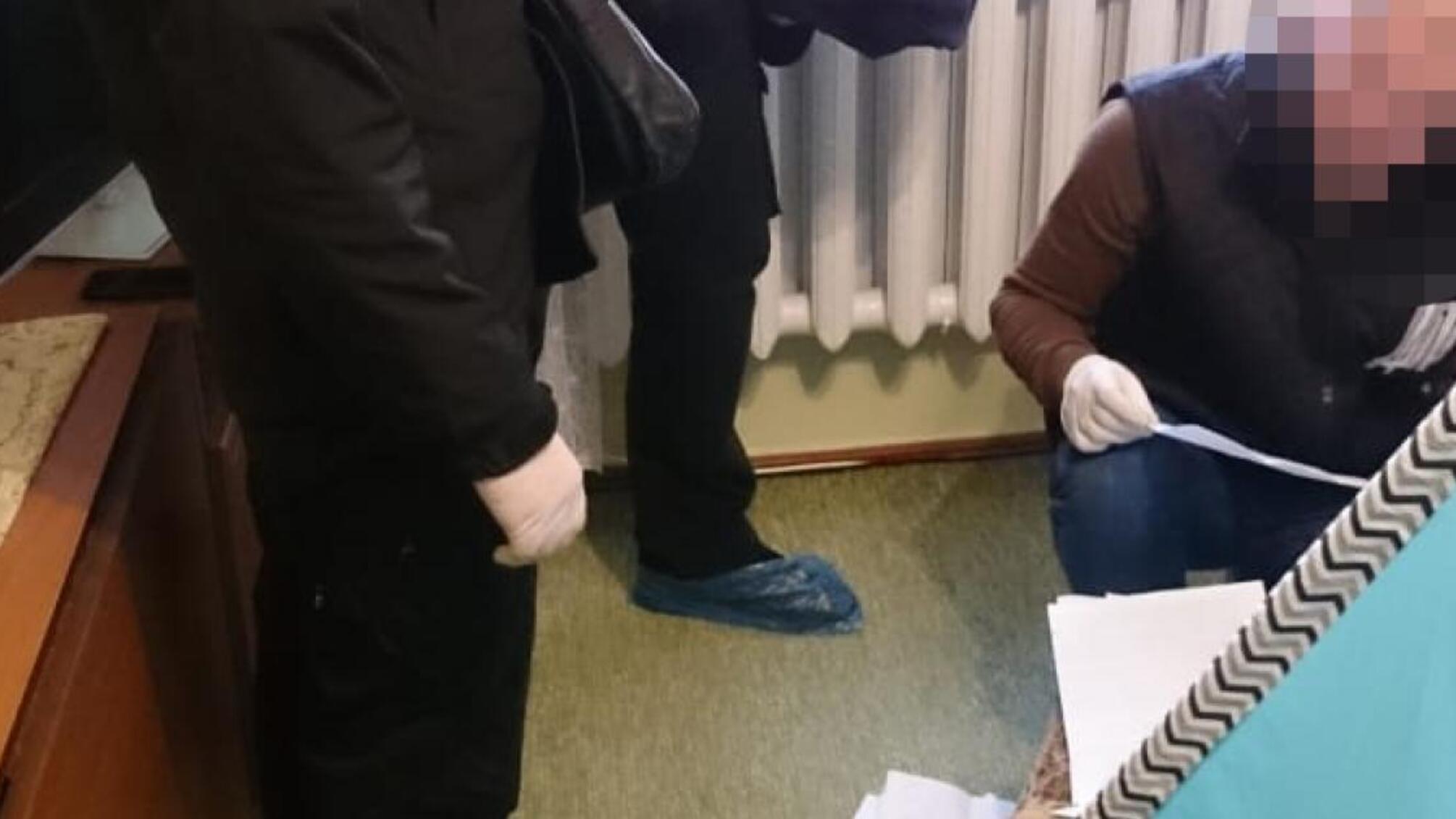 Зникнення авто зі спецмайданчиків на понад 7 млн грн - ДБР провело обшуки в управлінні поліції