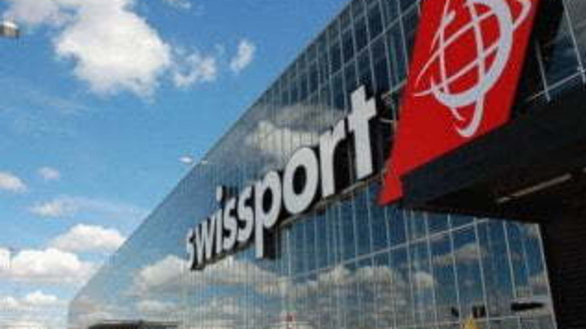 Рейдеры требуют от щвейцарской компании Swissport извинений