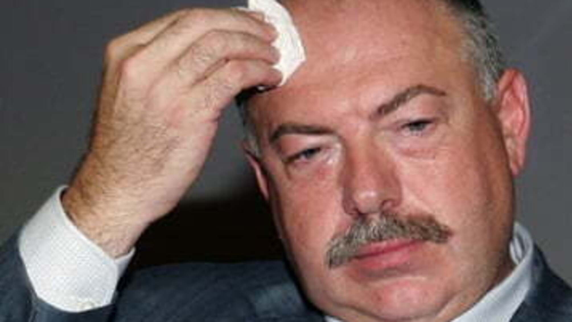 Пискун убежал во Францию, чтобы не пойти по стопам кума Мельника?