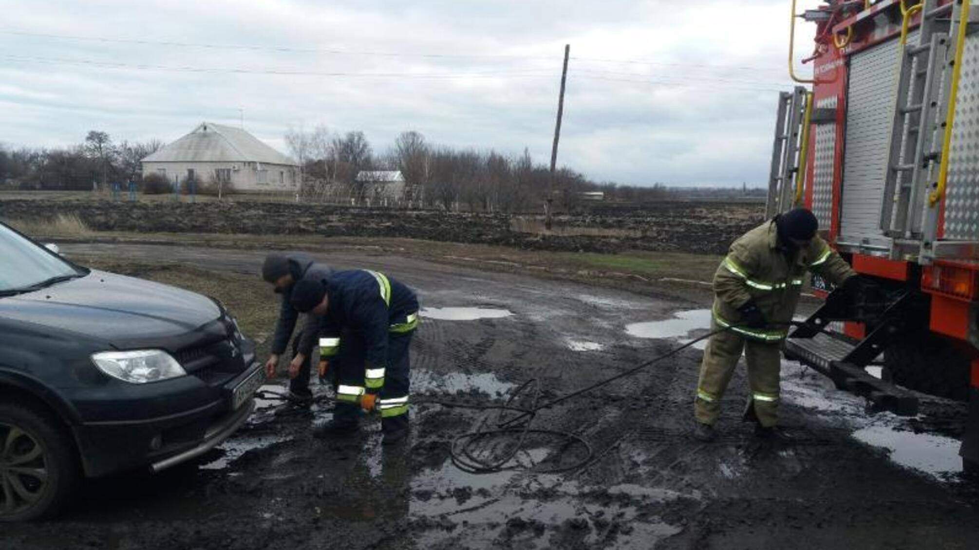 Донецька область: рятувальники надали допомогу водієві легкового автомобіля