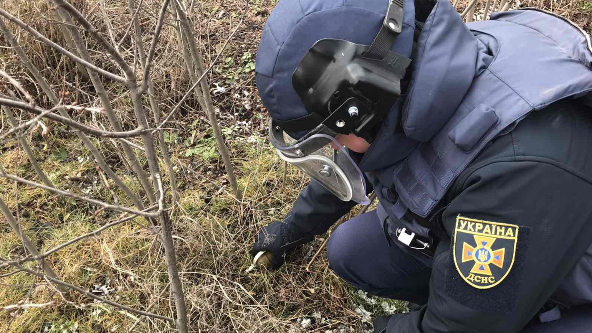 На Донеччині протягом минулої доби піротехніки ДСНС вилучили 48 одиниць вибухонебезпечних предметів