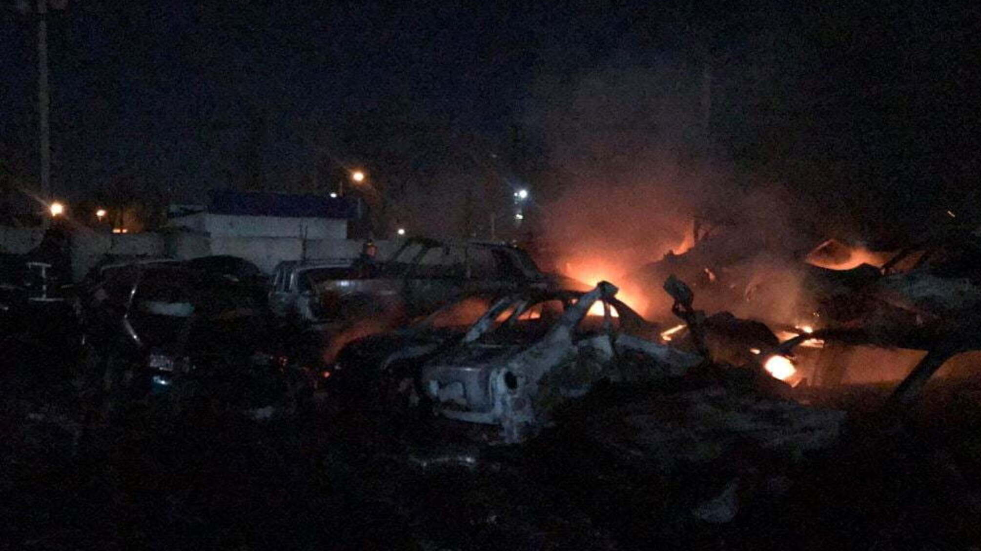 м. Одеса: рятувальники ліквідували загорання автомобілів на штрафмайданчику